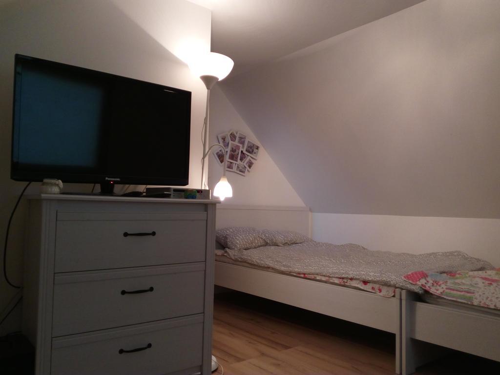 Ferienwohnung Pecsely Apartman Zimmer foto